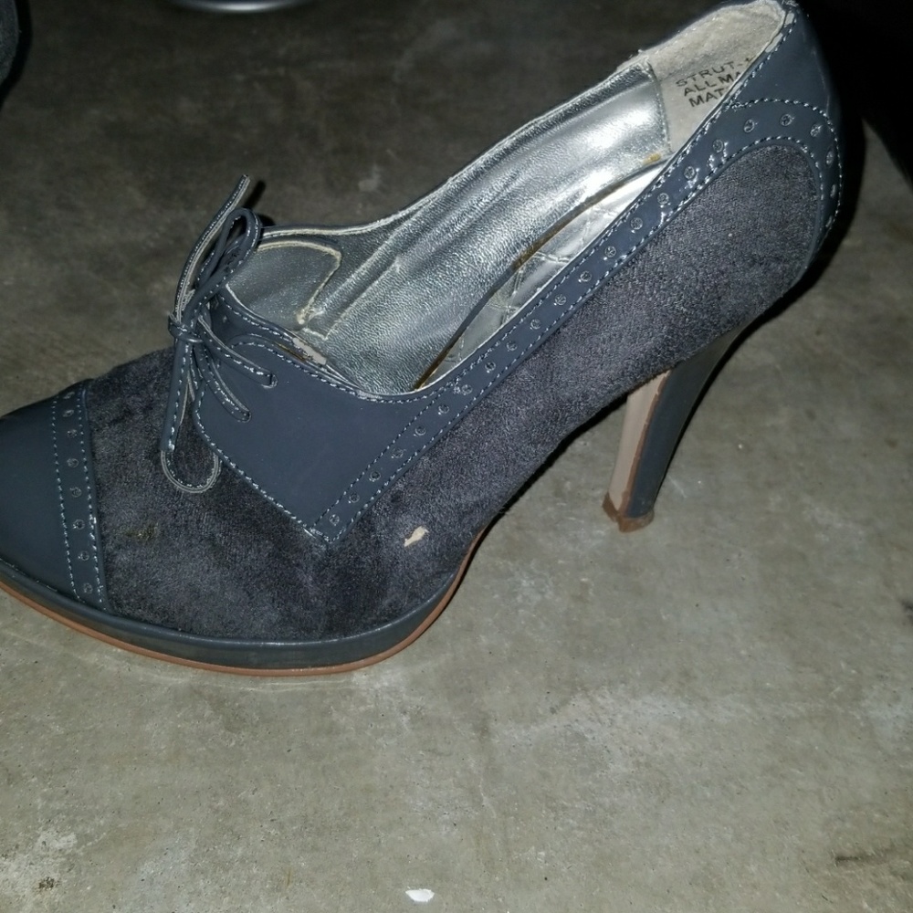 Heels - Picture 4 of 5